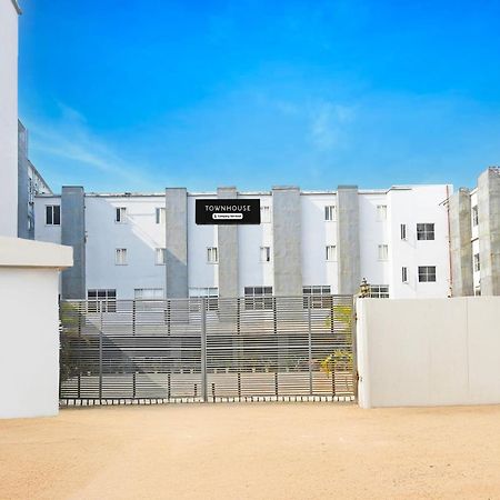 Super Townhouse Mancheswar Industrial Estate Hotel Bhubaneswar Eksteriør billede