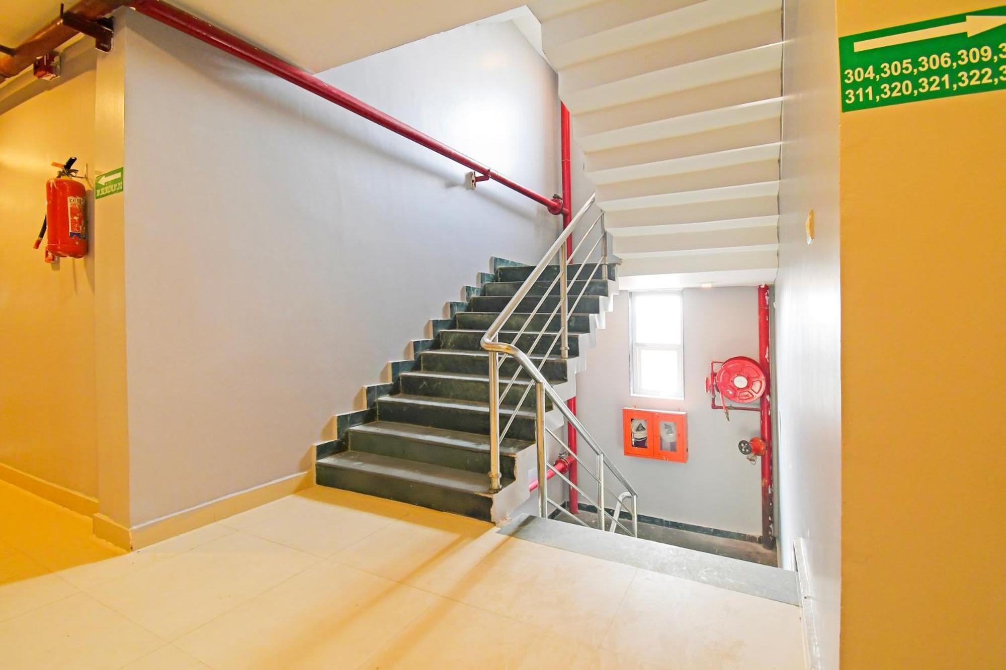 Super Townhouse Mancheswar Industrial Estate Hotel Bhubaneswar Eksteriør billede