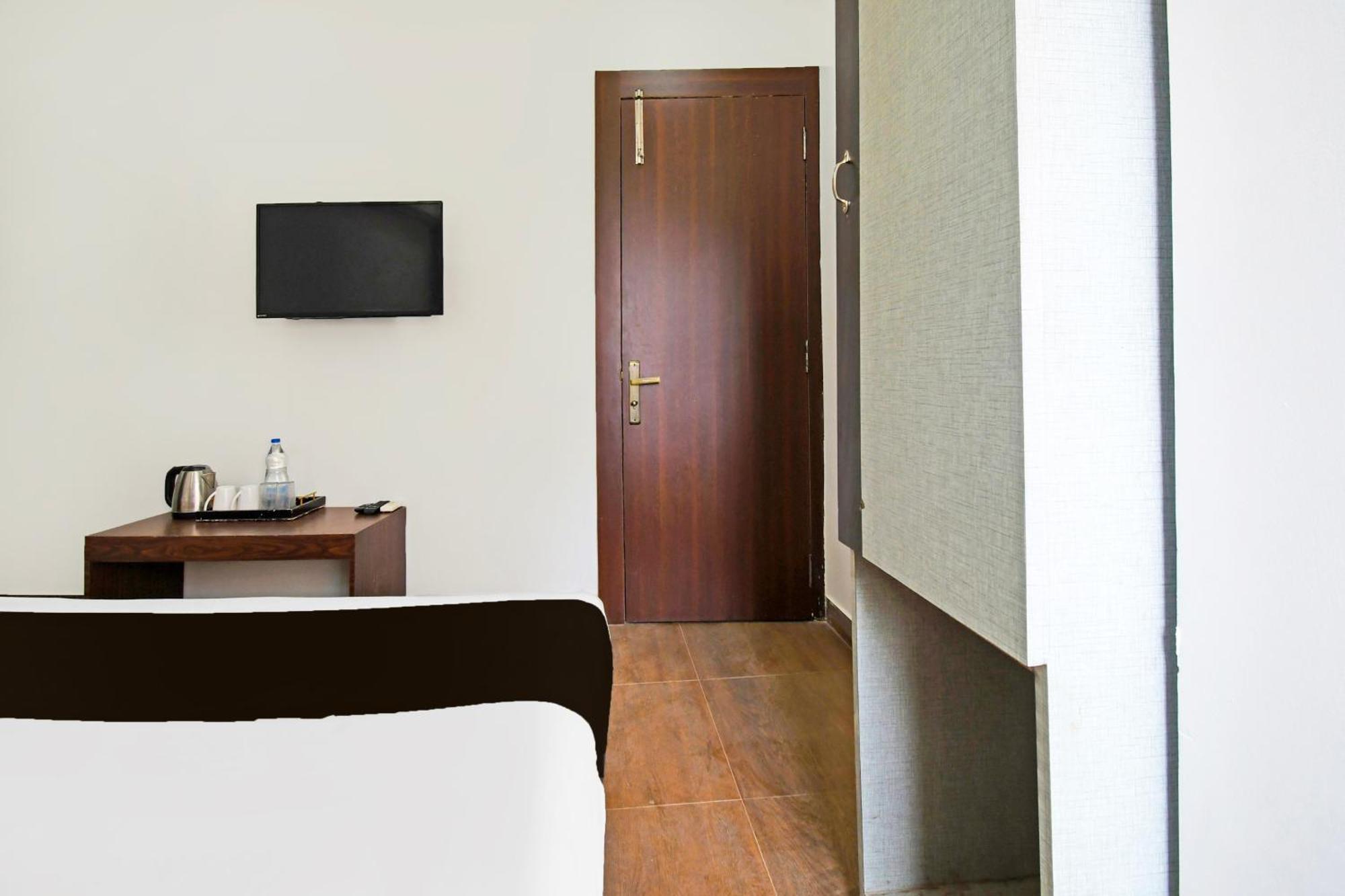 Super Townhouse Mancheswar Industrial Estate Hotel Bhubaneswar Eksteriør billede