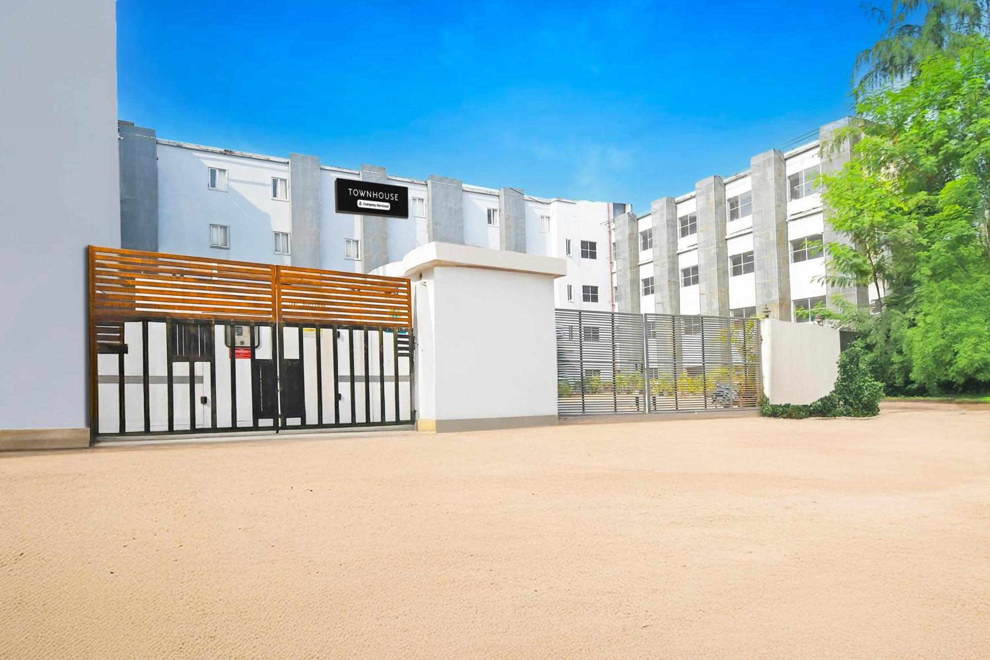 Super Townhouse Mancheswar Industrial Estate Hotel Bhubaneswar Eksteriør billede